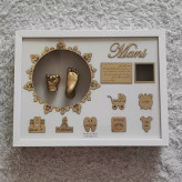 دلبندم کودکیت را قاب میگیرم تا روزی گذر زمان و بزرگ شدنت را به تماشا بنشینی کودکیت را در آغوش بگیری لمس کنی بزرگ شدنت را نظاره گر باشی عاشقانه دوستت داریم